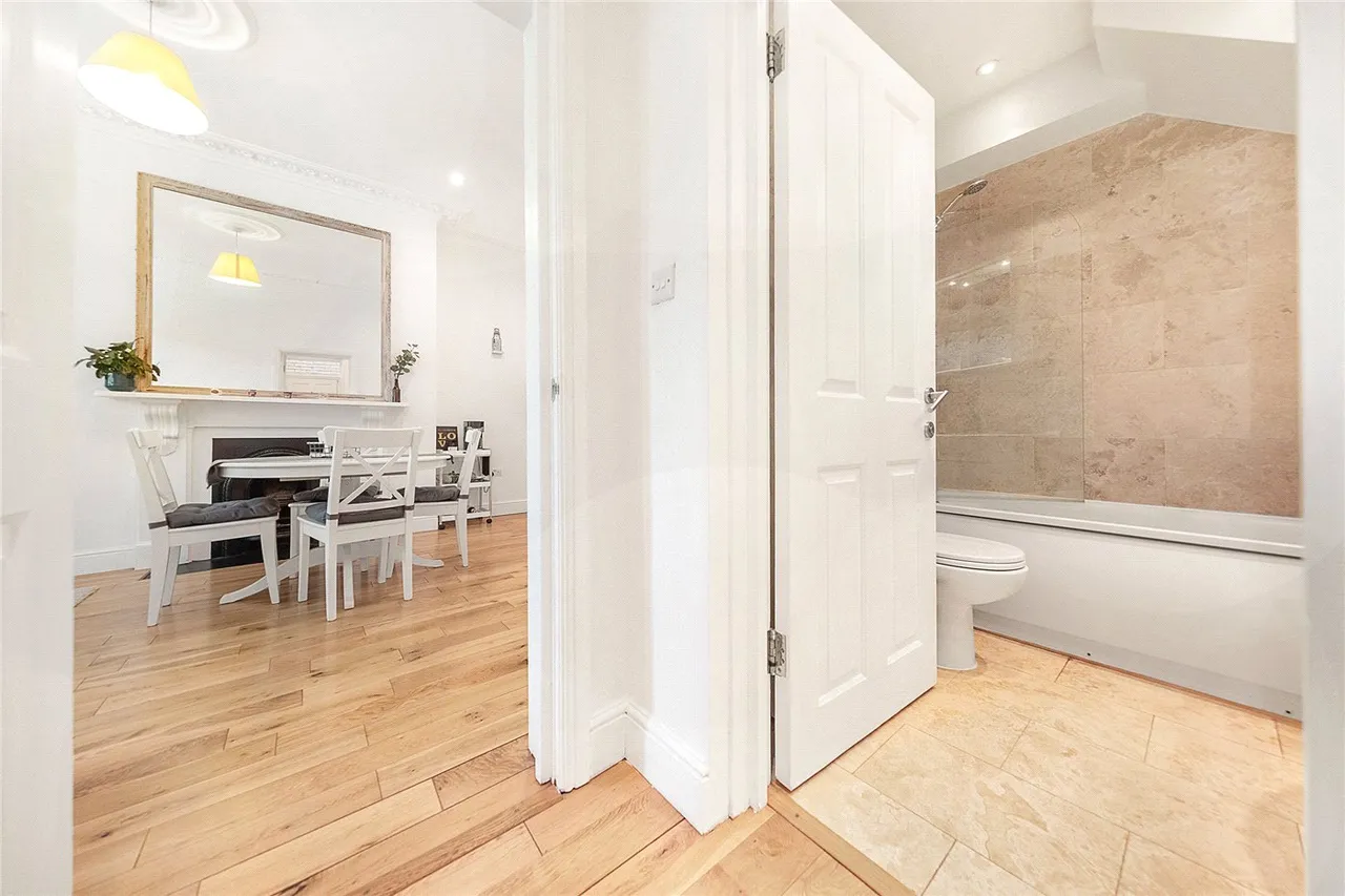 Goldhawk Road, London, W6, photo 11