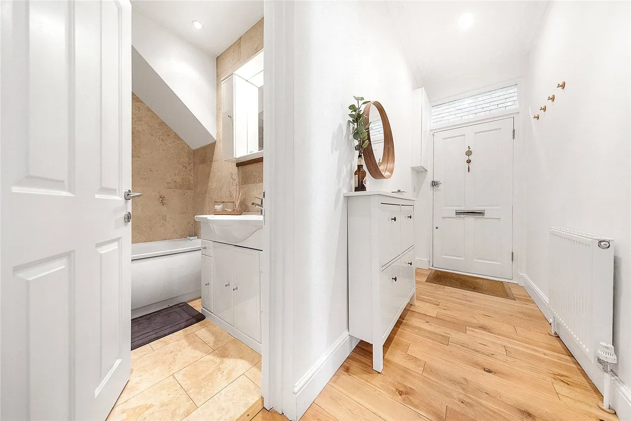Goldhawk Road, London, W6, photo 9