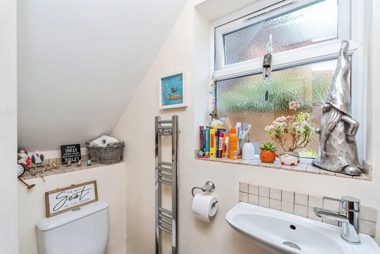Tadfield Crescent, Romsey, SO51, photo 8