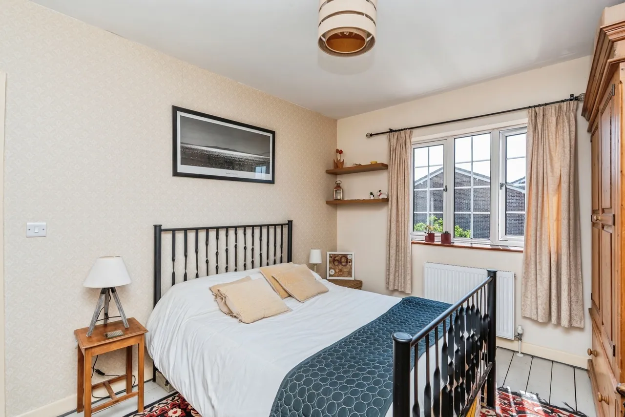 Tadfield Crescent, Romsey, SO51, photo 15