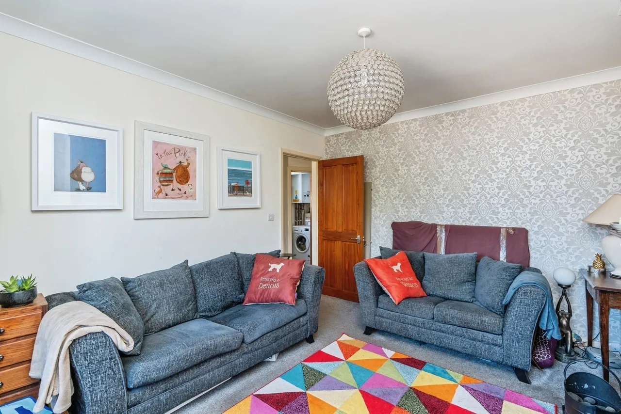 Tadfield Crescent, Romsey, SO51, photo 4