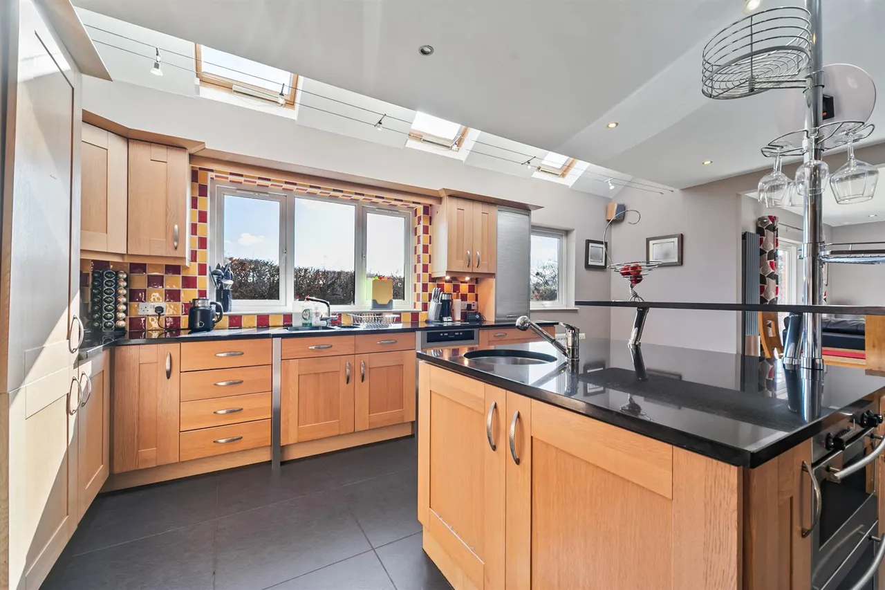 Ballynahatty Road, Belfast, BT8, photo 22