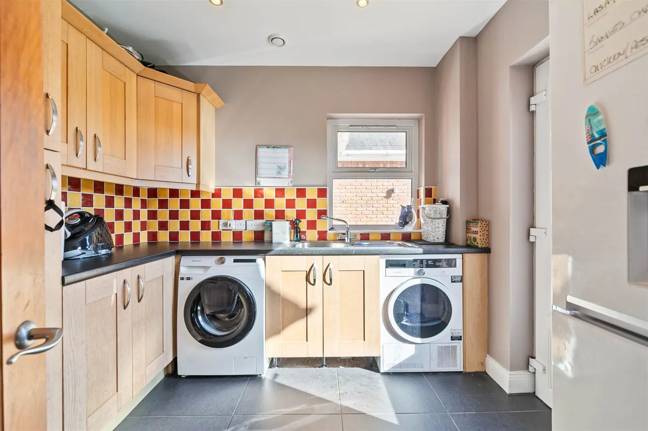 Ballynahatty Road, Belfast, BT8, photo 23
