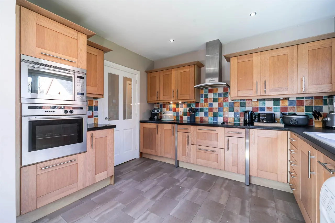 Ballynahatty Road, Belfast, BT8, photo 12