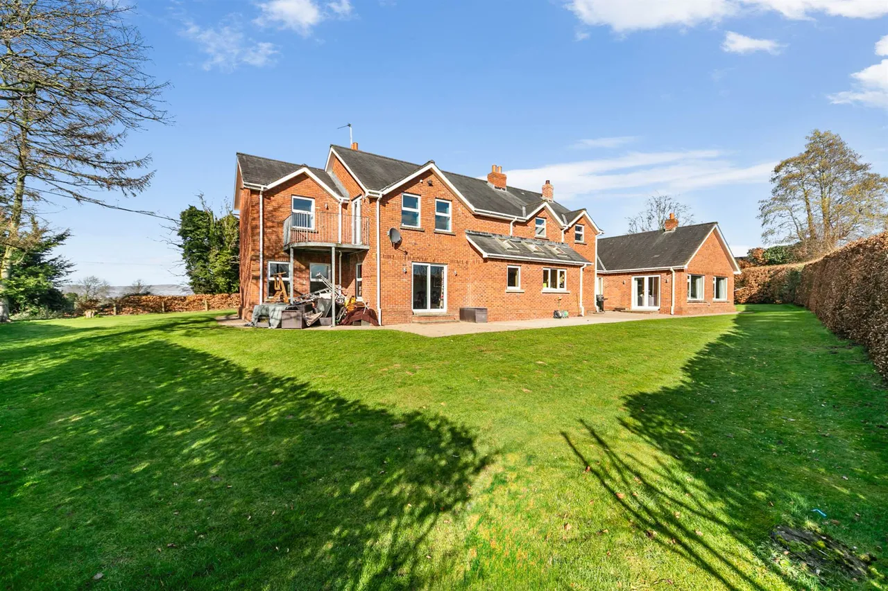 Ballynahatty Road, Belfast, BT8, photo 54