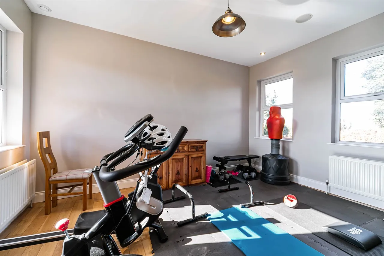 Ballynahatty Road, Belfast, BT8, photo 32