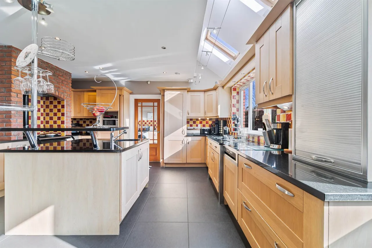 Ballynahatty Road, Belfast, BT8, photo 17
