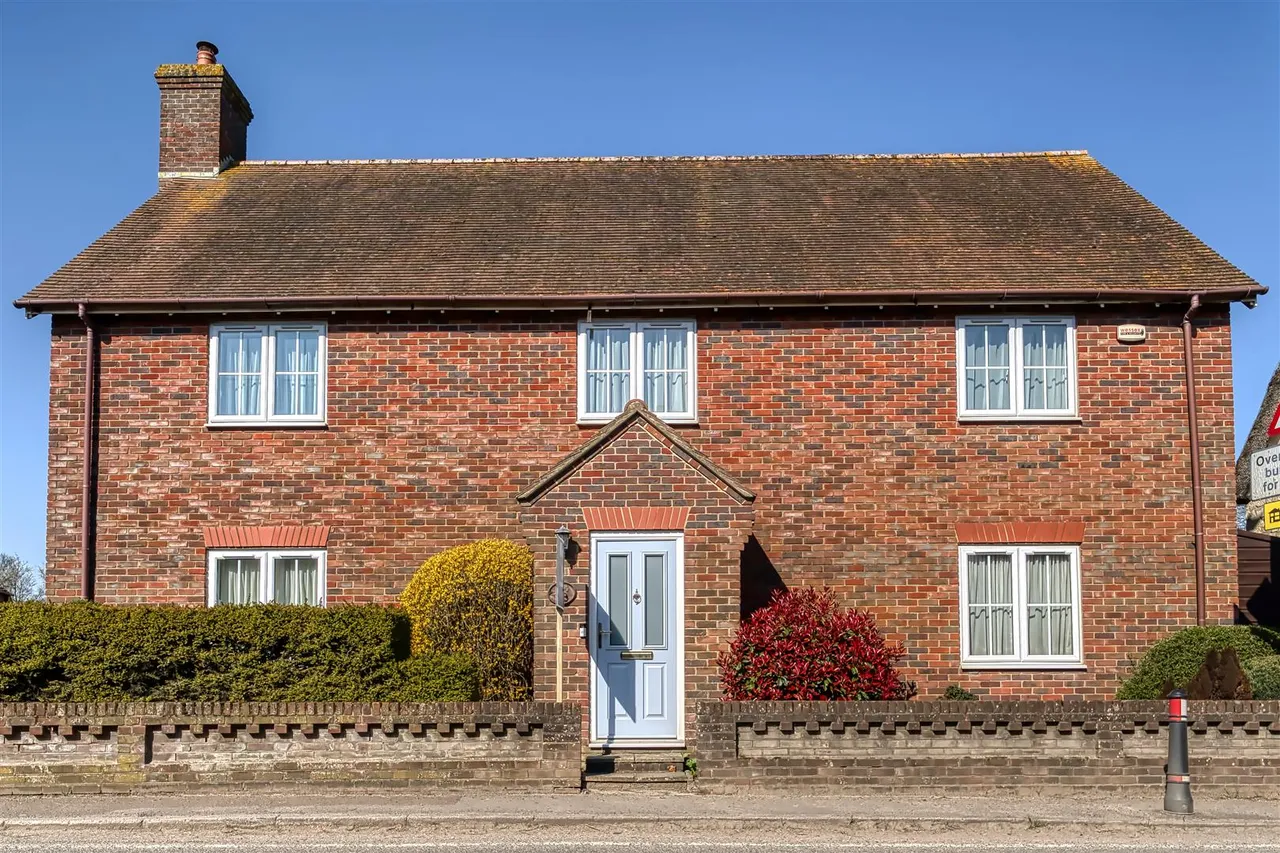 4 bed house for sale, Red Lion Close, Newton