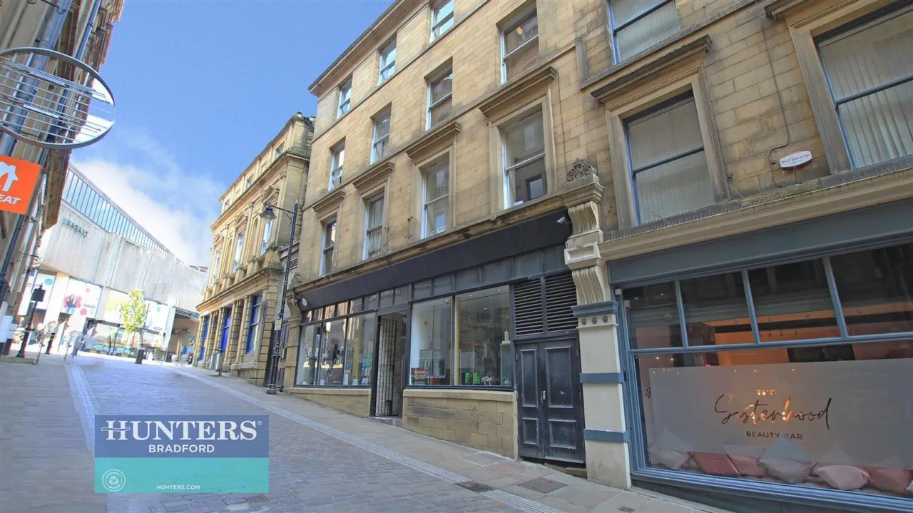2 bed flat for sale — Georges House, Upper Millergate Town Centre, Bradford, West Yorkshire, BD1 1SX