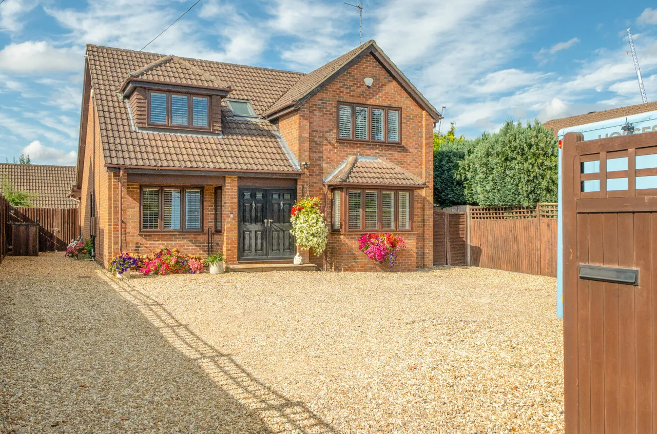 5 bed house for sale — Nine Mile Ride, Finchampstead, Wokingham, Berkshire, RG40 4HY
