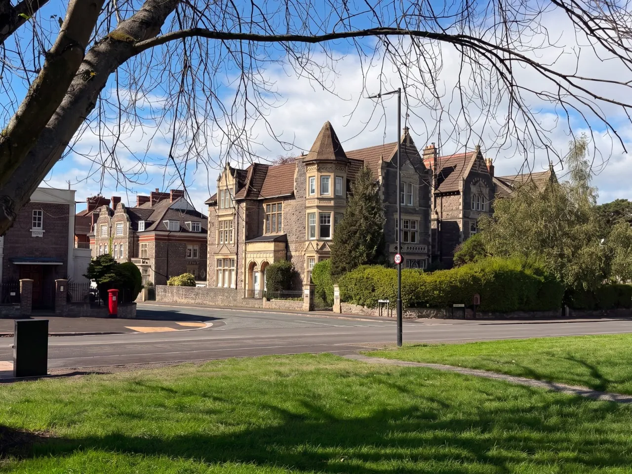 3 bed flat for sale, Downleaze, Stoke Bishop, BS9