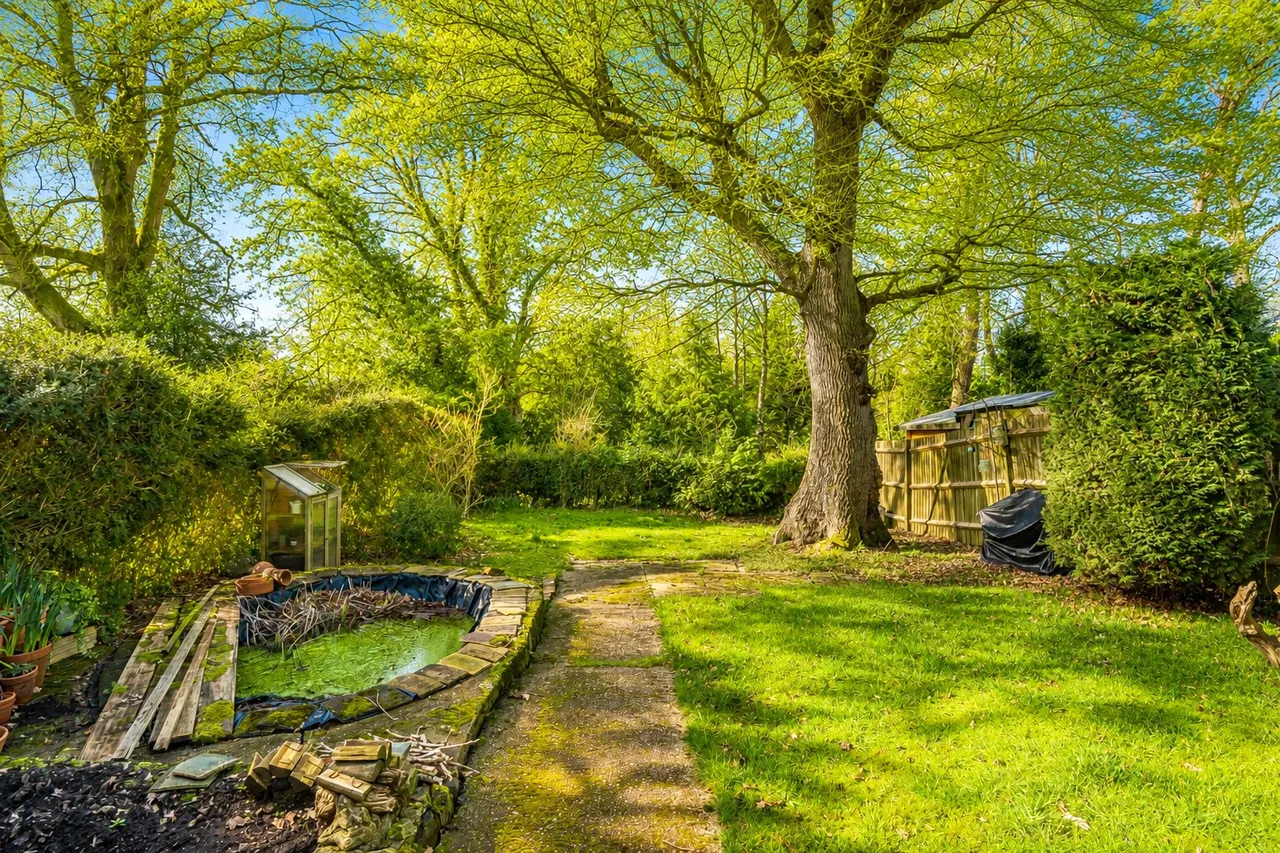 Thorn Road, Boundstone, GU10, photo 14