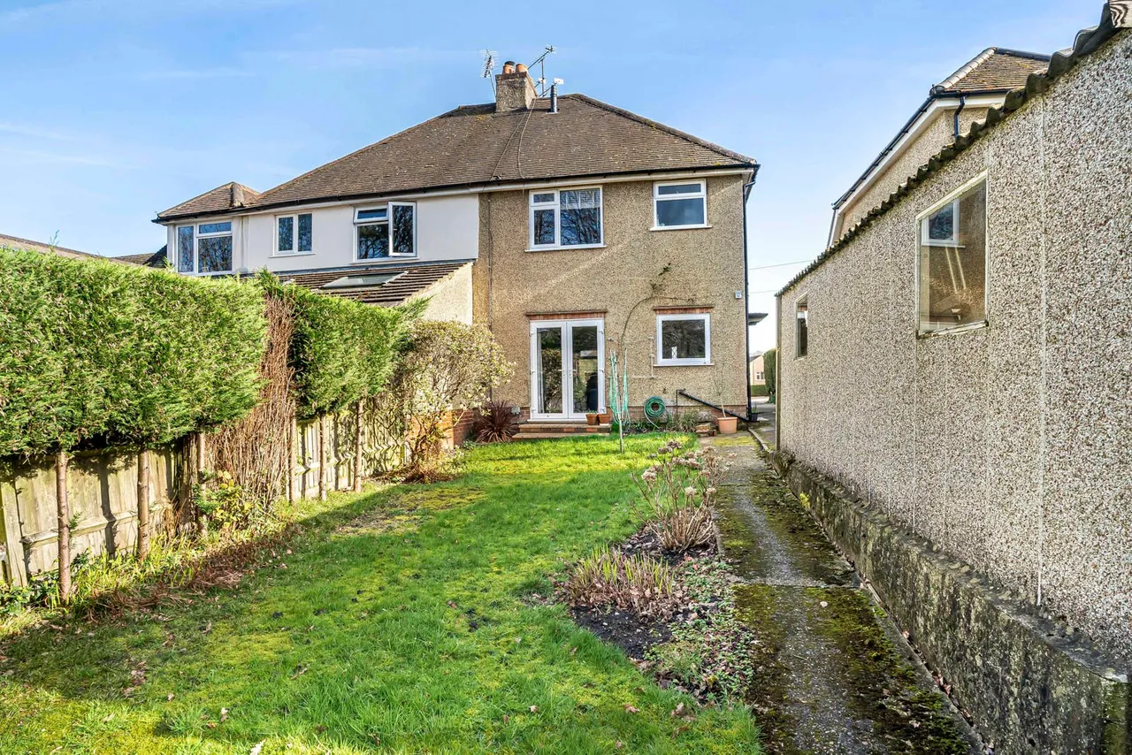Thorn Road, Boundstone, GU10, photo 13