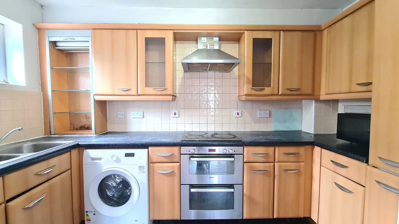 Dominion Close, Hounslow, TW3, photo 4