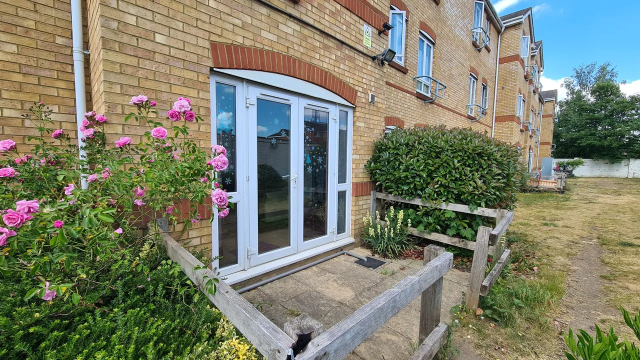 Dominion Close, Hounslow, TW3, photo 2