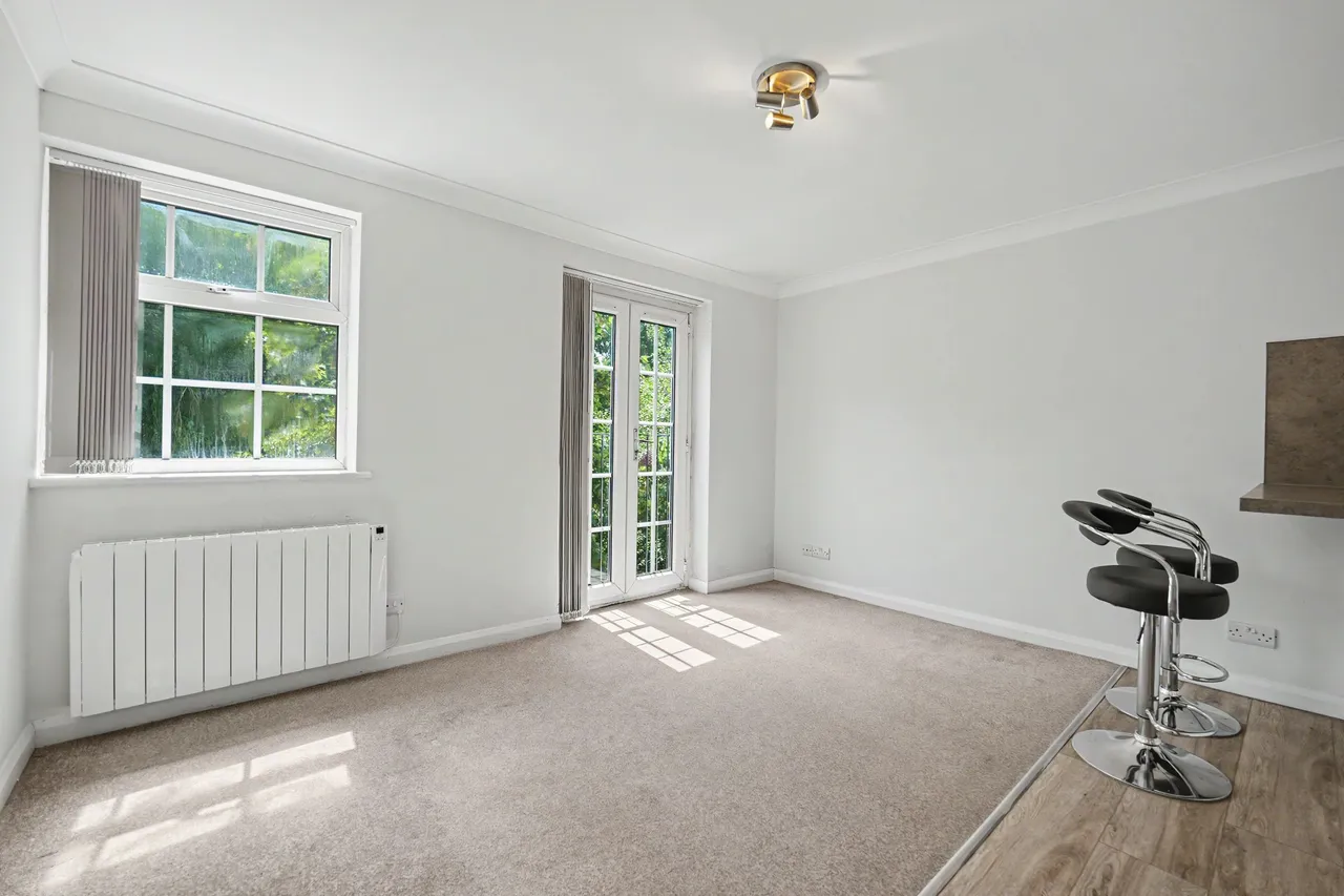St. Marys Road, Hampton Court, LE16, photo 5