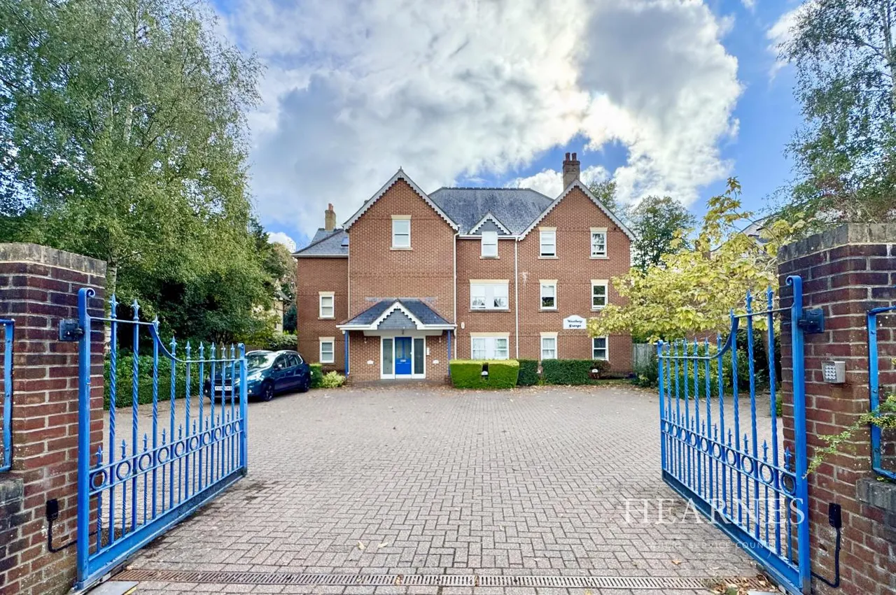 2 bed flat for sale, Westbury Grange, BH1