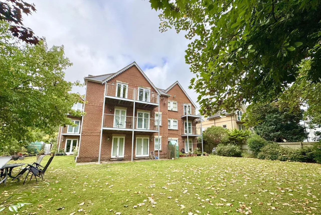 Westbury Grange, BH1, photo 8