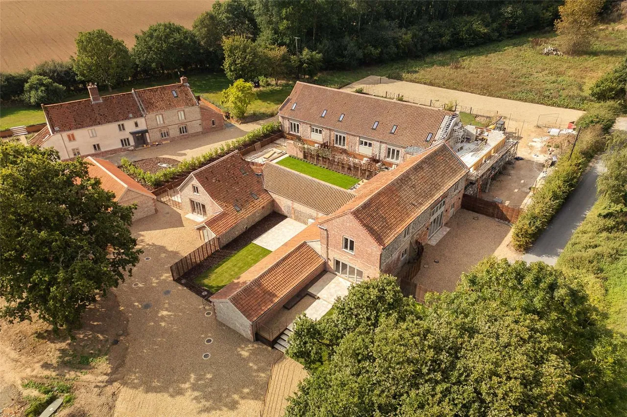 2 bed property for sale — Abbey Farm Barns, Alby, Norwich, Norfolk, NR11 7HG