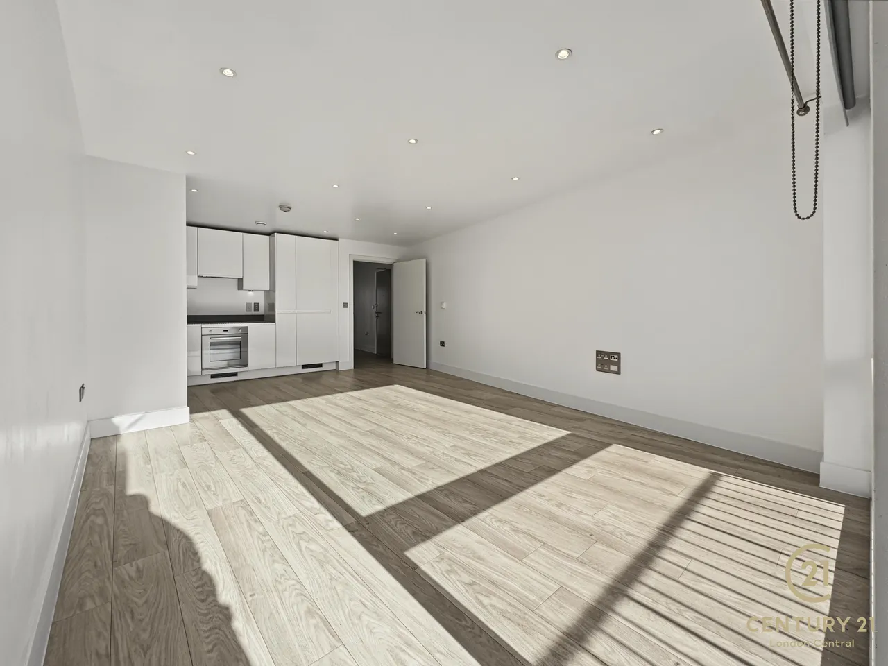 Lakeside Drive, Park Royal, NW10, photo 4