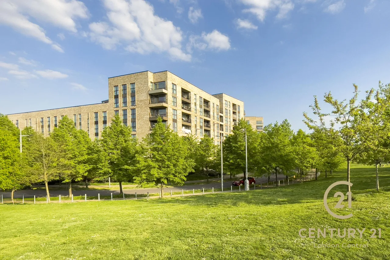 Lakeside Drive, Park Royal, NW10, photo 20