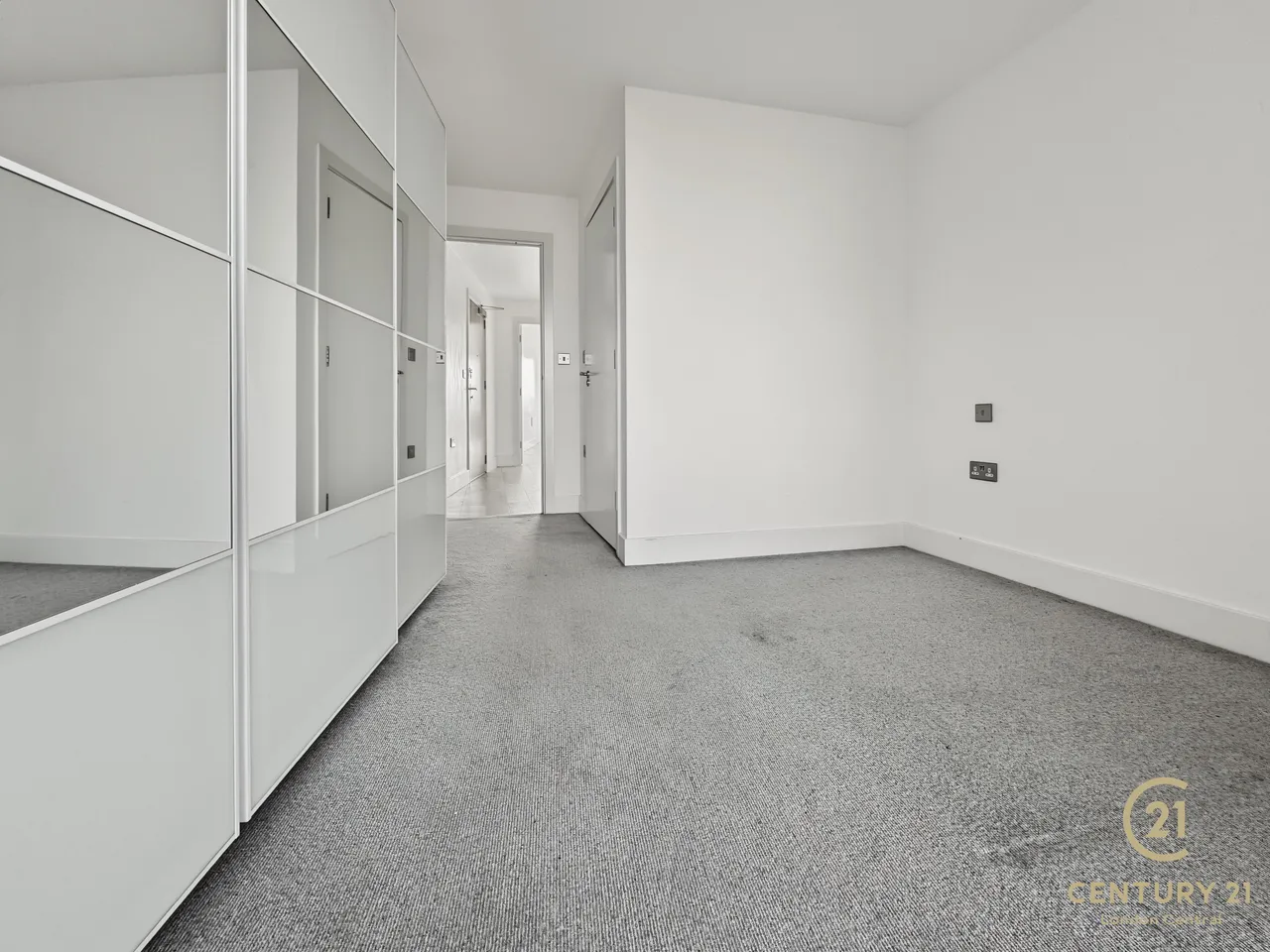 Lakeside Drive, Park Royal, NW10, photo 17