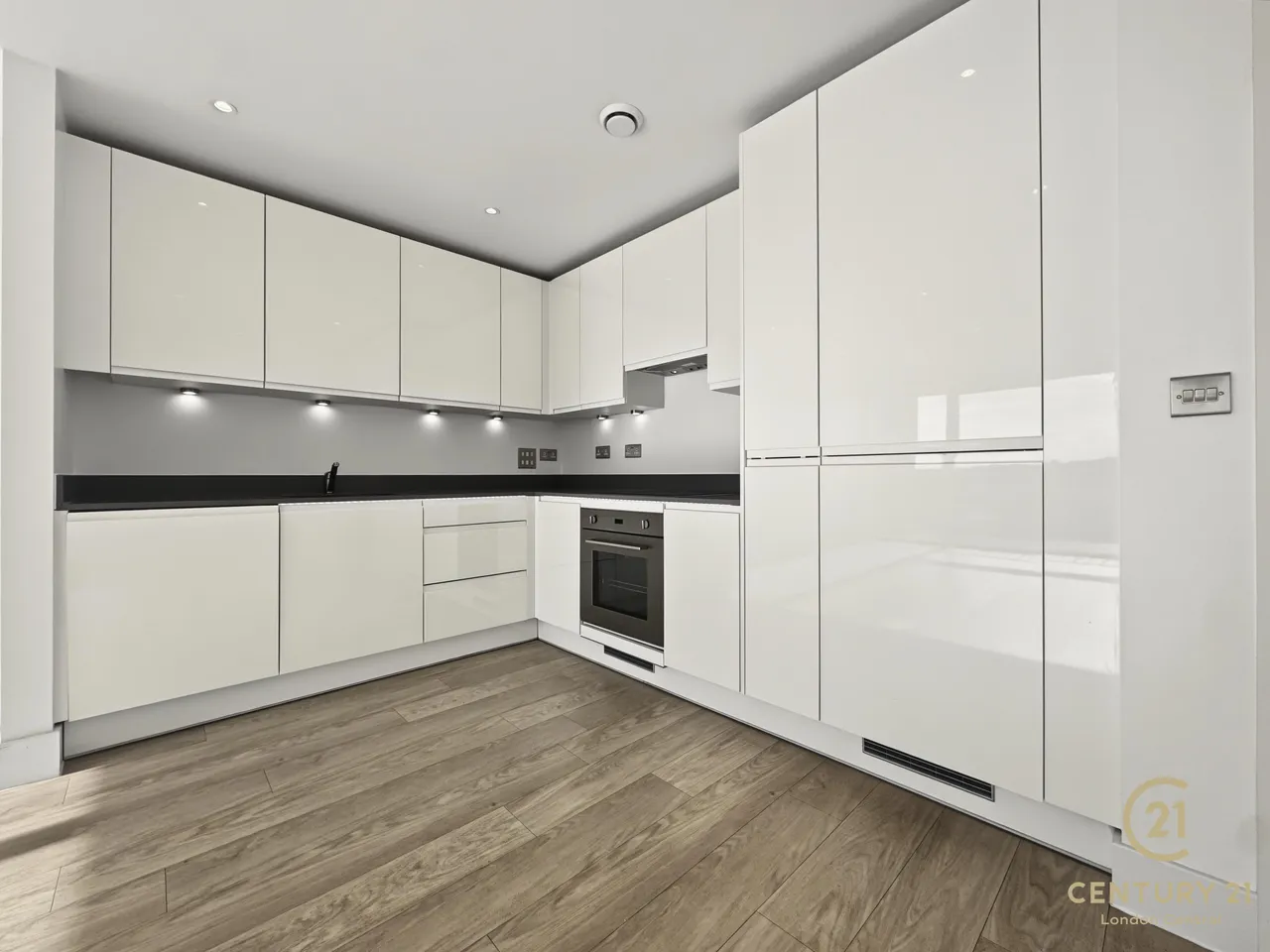 Lakeside Drive, Park Royal, NW10, photo 5