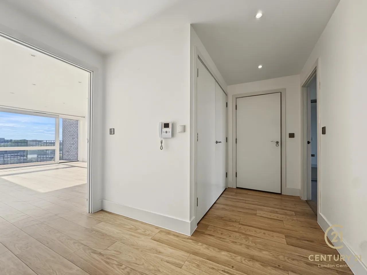 Lakeside Drive, Park Royal, NW10, photo 10