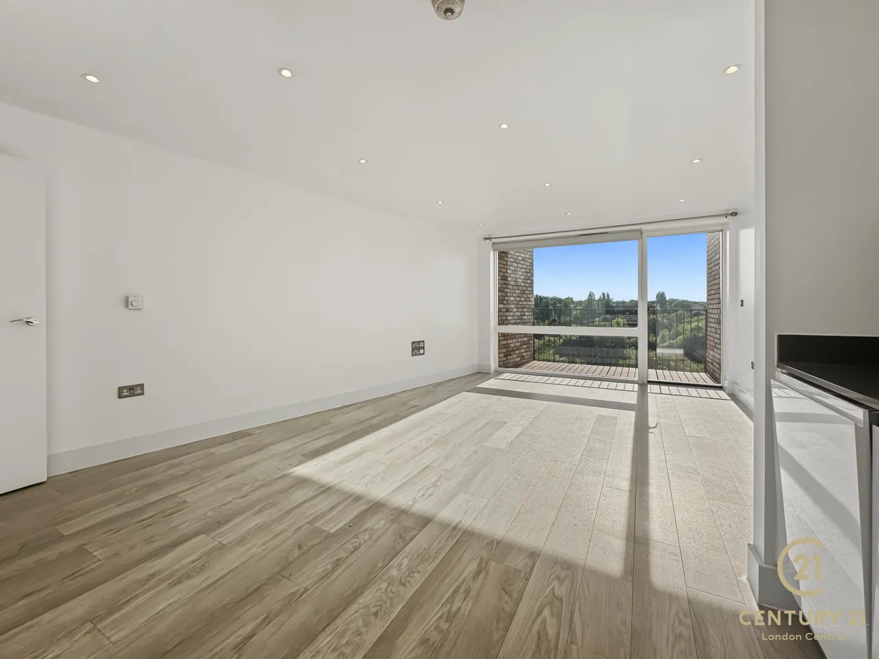 Lakeside Drive, Park Royal, NW10, photo 3