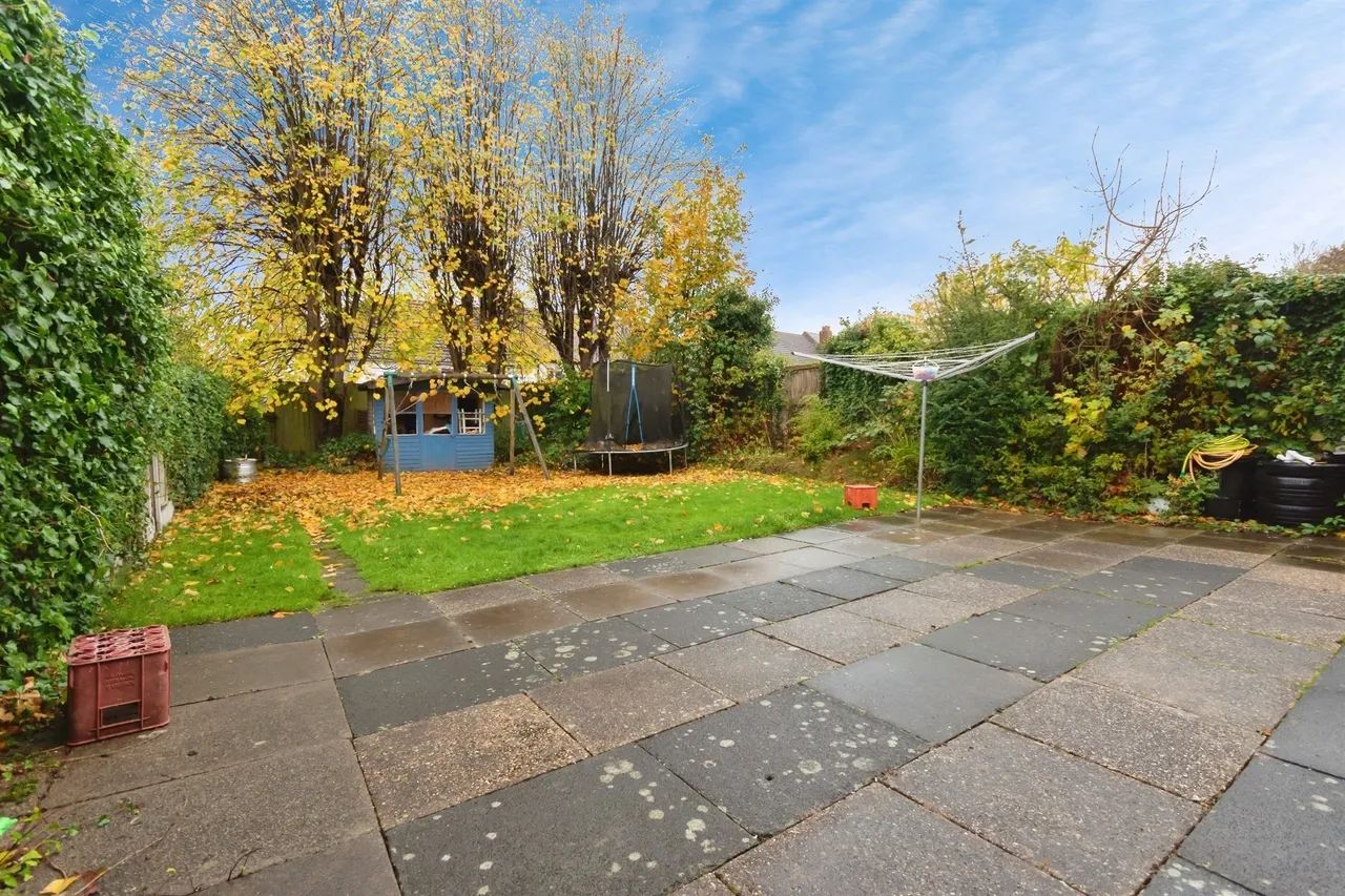 Hawthorn Croft, Oldbury, B68, photo 17