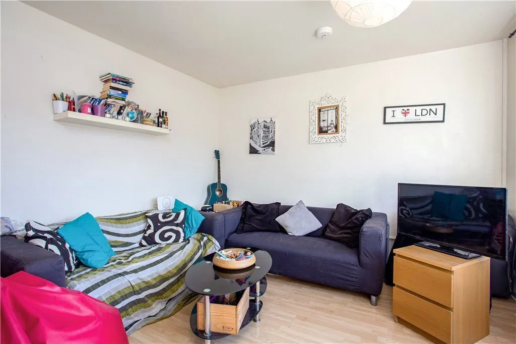 Morris House, Solon New Road Estate, London, SW4, photo 2