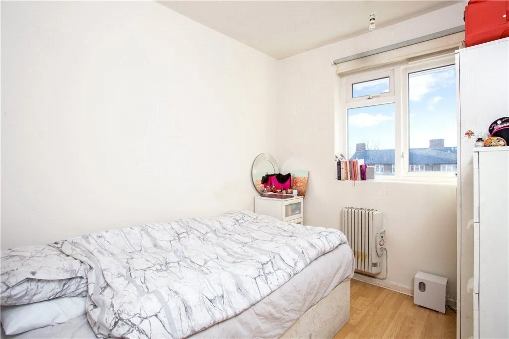 Morris House, Solon New Road Estate, London, SW4, photo 12