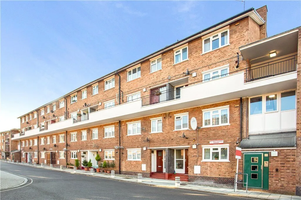 Morris House, Solon New Road Estate, London, SW4, photo 4