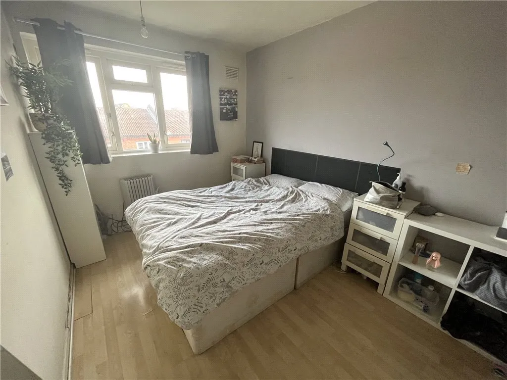 Morris House, Solon New Road Estate, London, SW4, photo 8