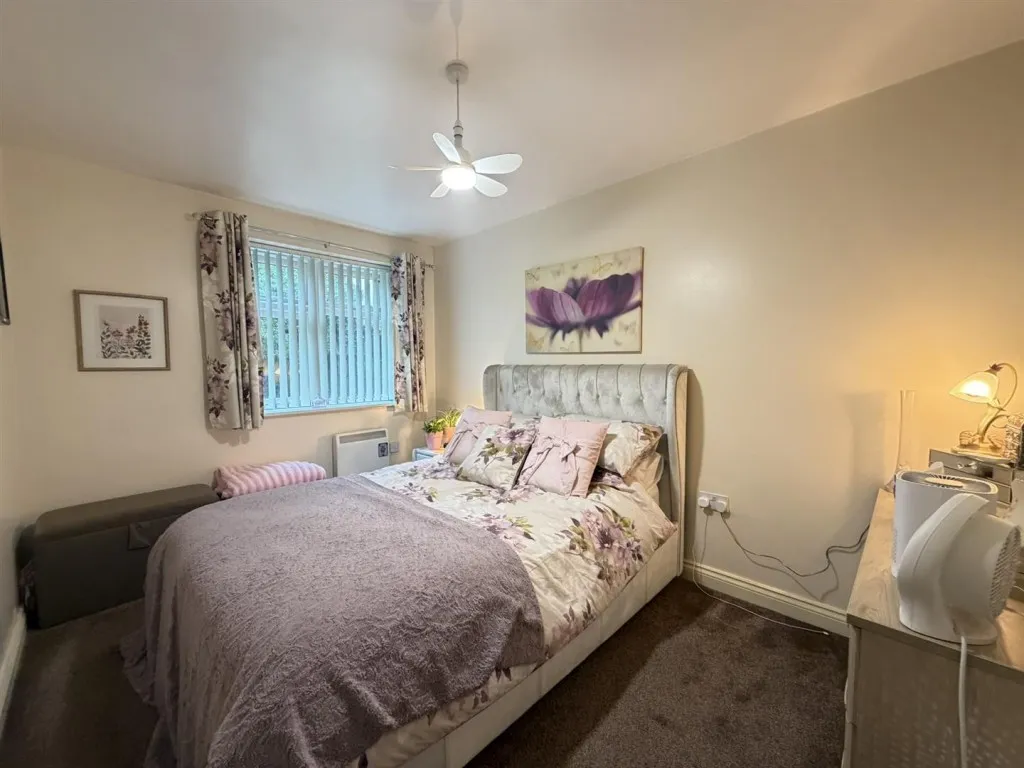 The Plantations, Bradford, BD12, photo 8
