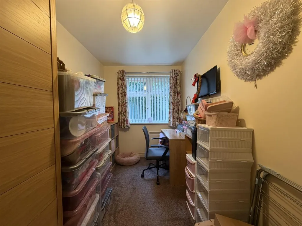 The Plantations, Bradford, BD12, photo 12