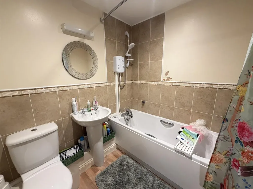 The Plantations, Bradford, BD12, photo 13