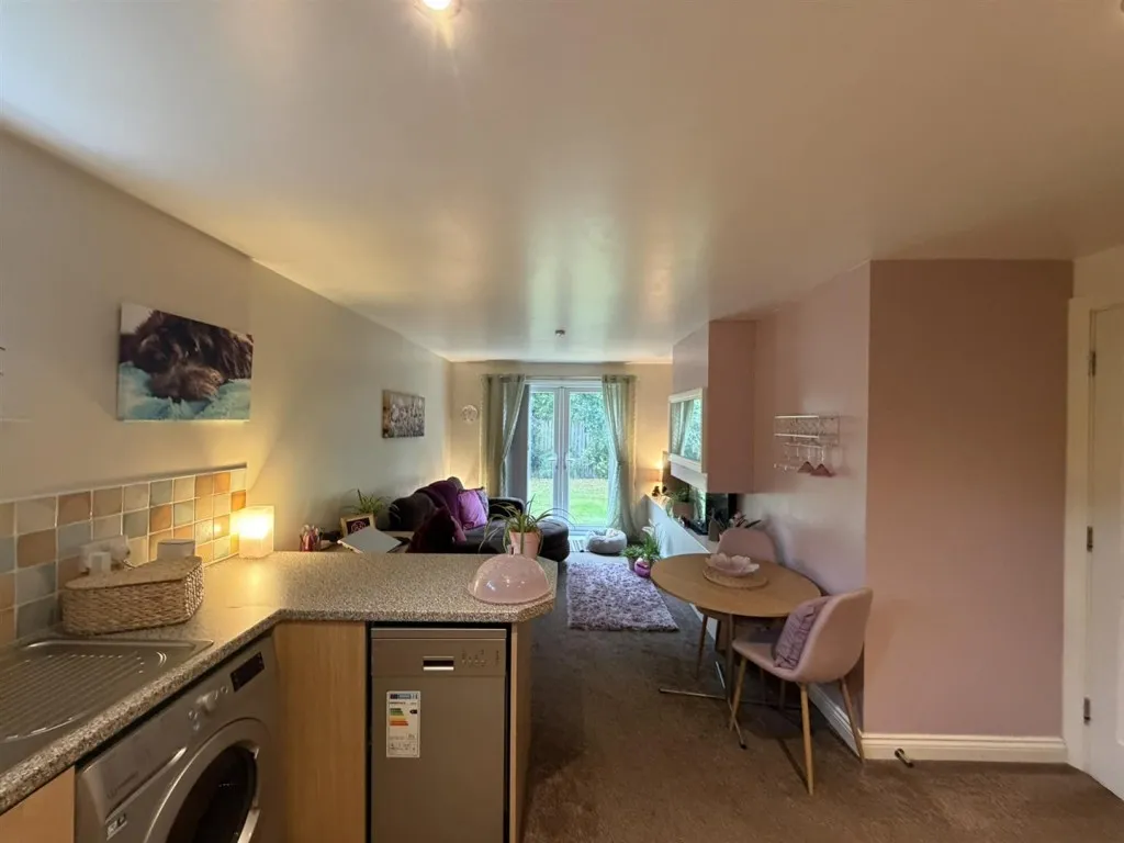 The Plantations, Bradford, BD12, photo 7