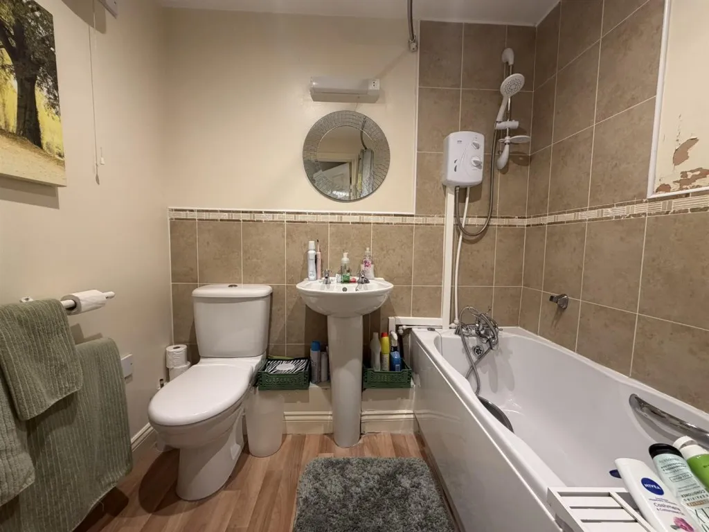 The Plantations, Bradford, BD12, photo 10