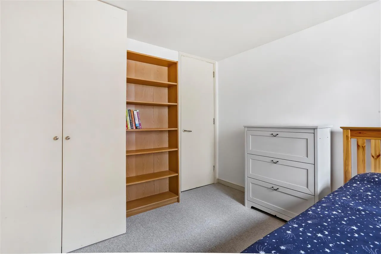 Seven Sisters Road, London, photo 11