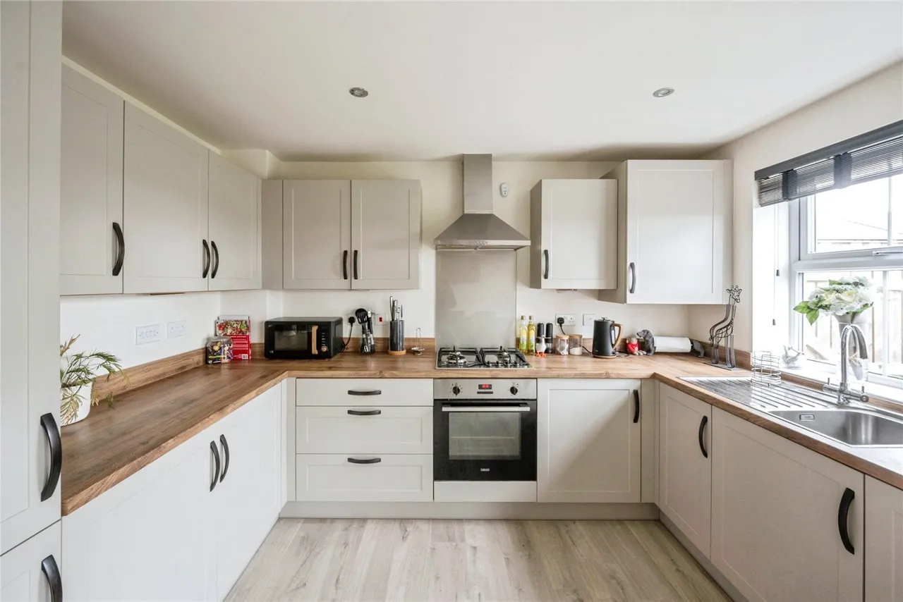 Saxon Avenue, Hatfield, DN7, photo 5