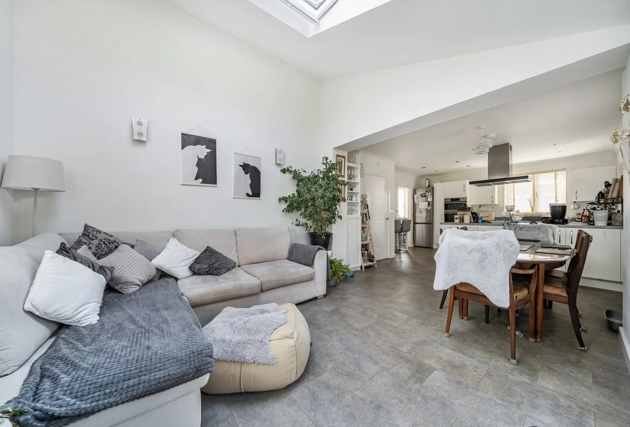 Spitfire Drive, Witney, OX29 7BF, photo 2