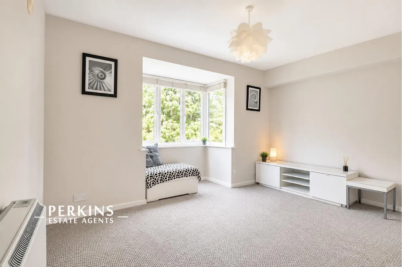 1 bed flat for sale, Cubitt Square, Southall, UB2