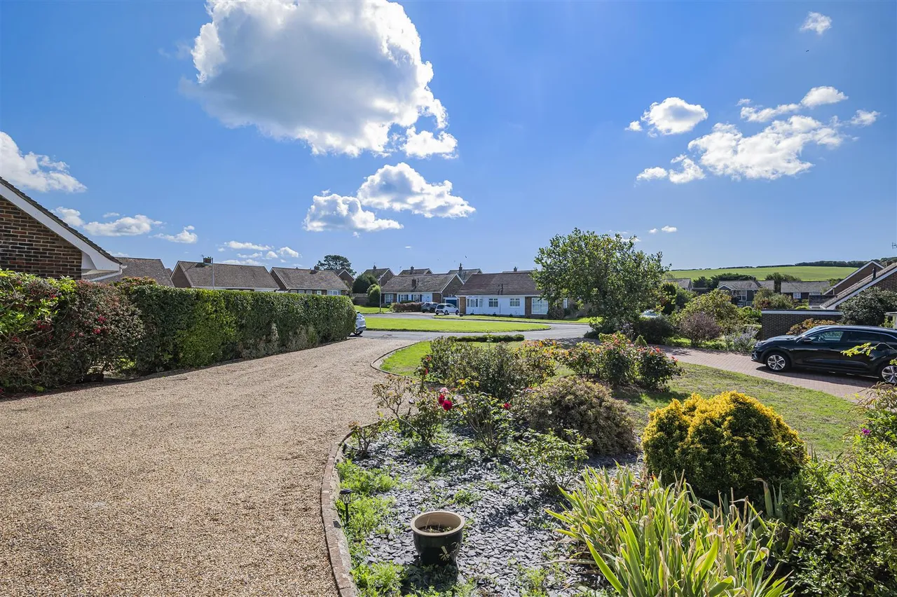Fairways Close, Seaford, photo 25