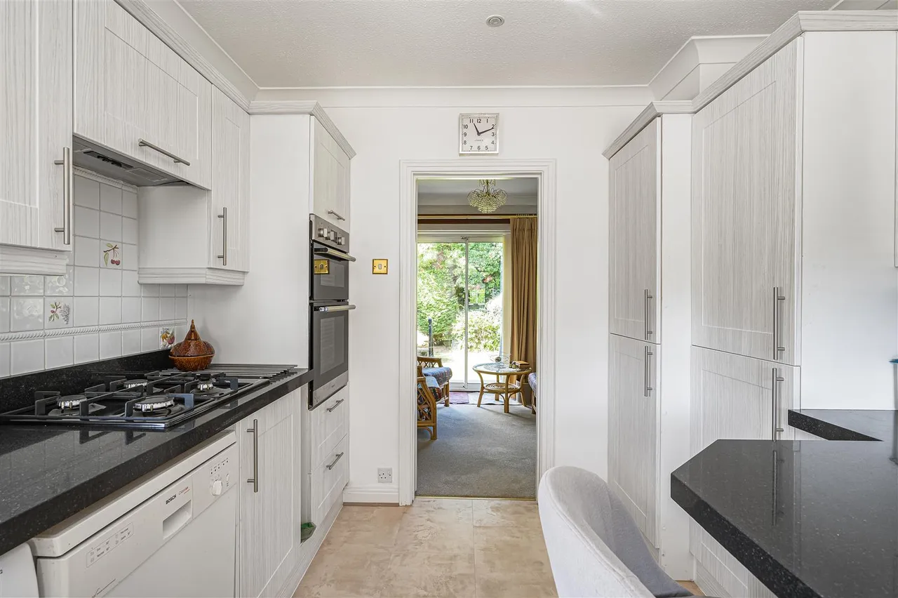 Fairways Close, Seaford, photo 16