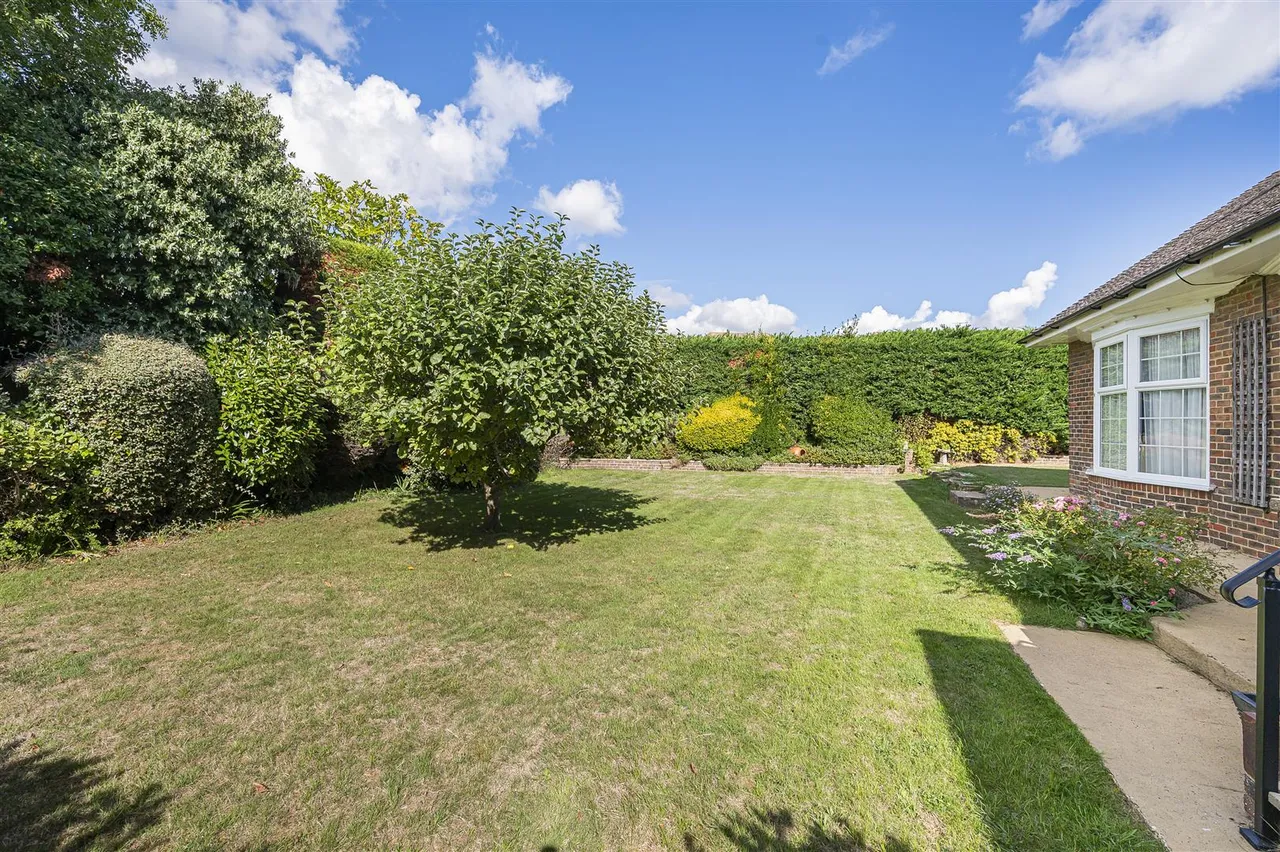 Fairways Close, Seaford, photo 33
