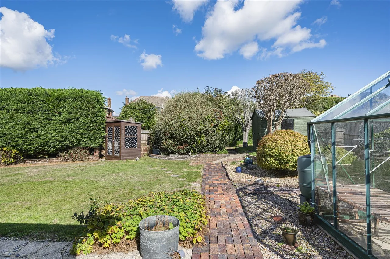 Fairways Close, Seaford, photo 9