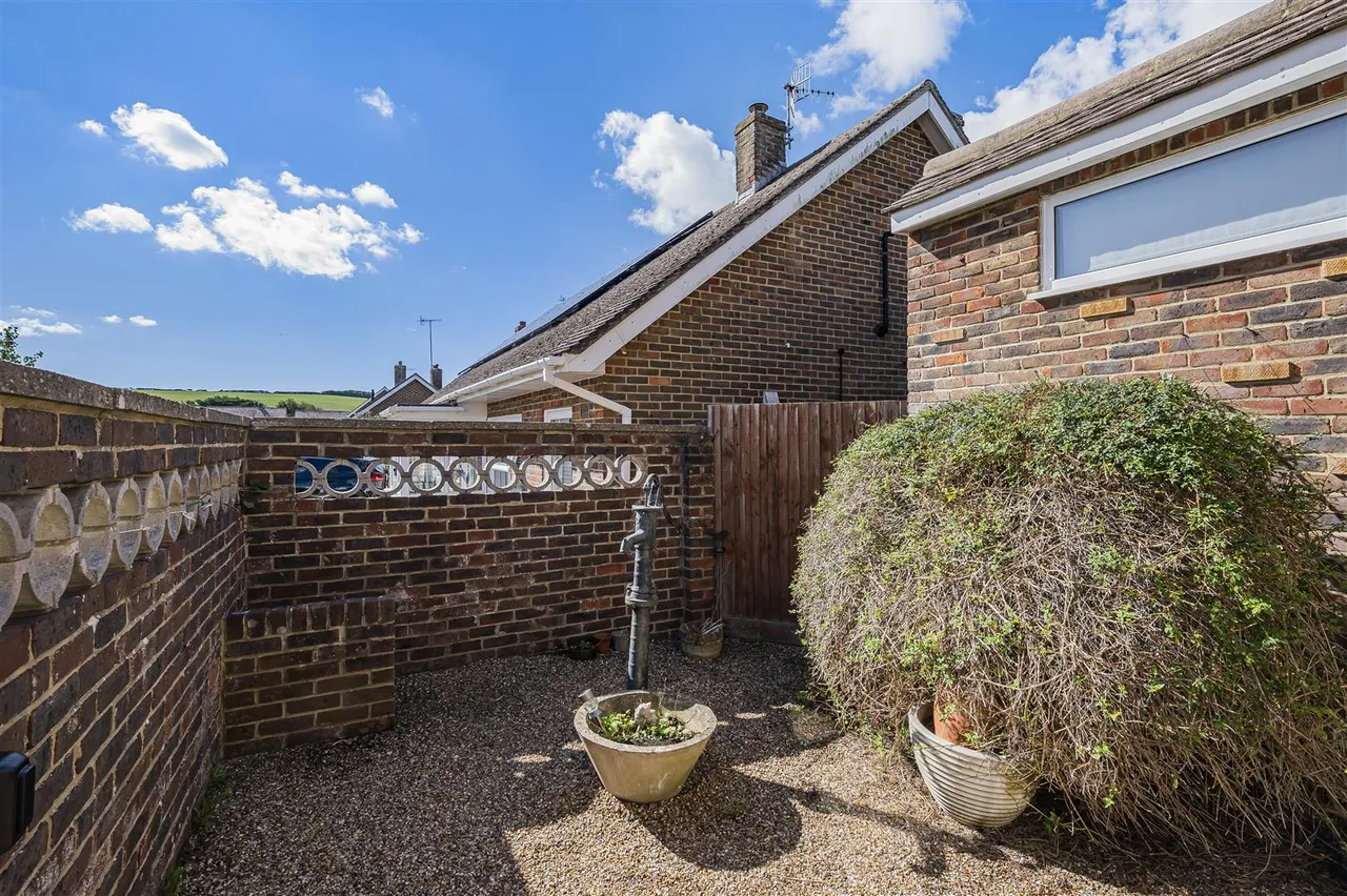 Fairways Close, Seaford, photo 24