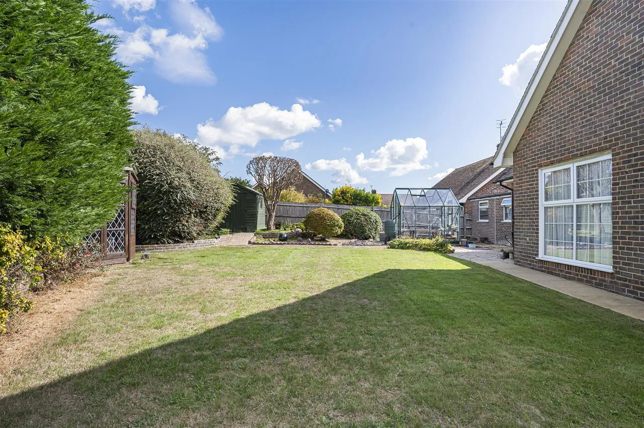 Fairways Close, Seaford, photo 34
