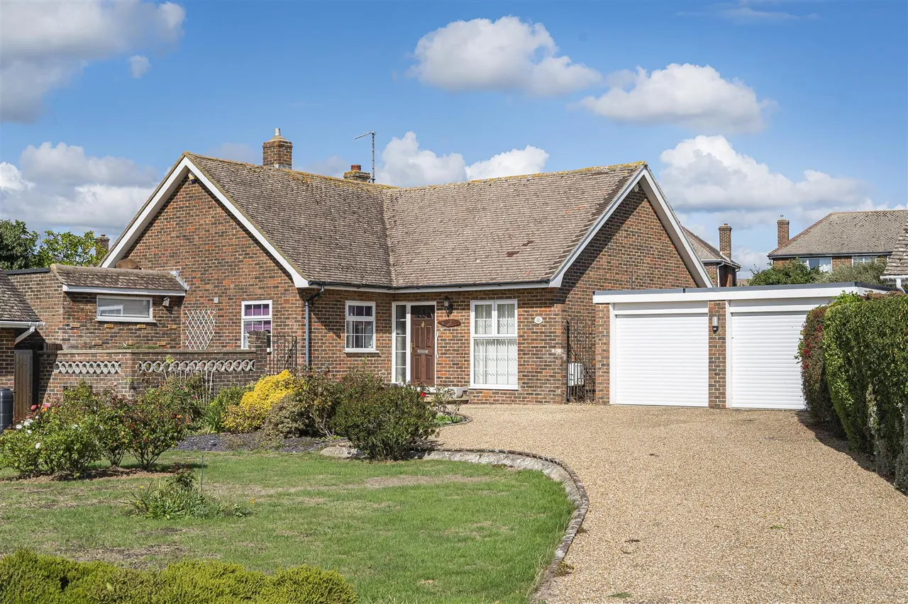 Fairways Close, Seaford, photo 35